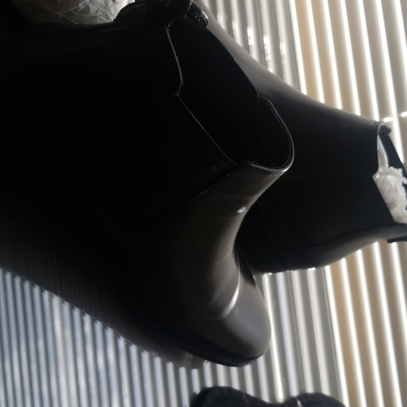 Shoes - Picture 5 of 5